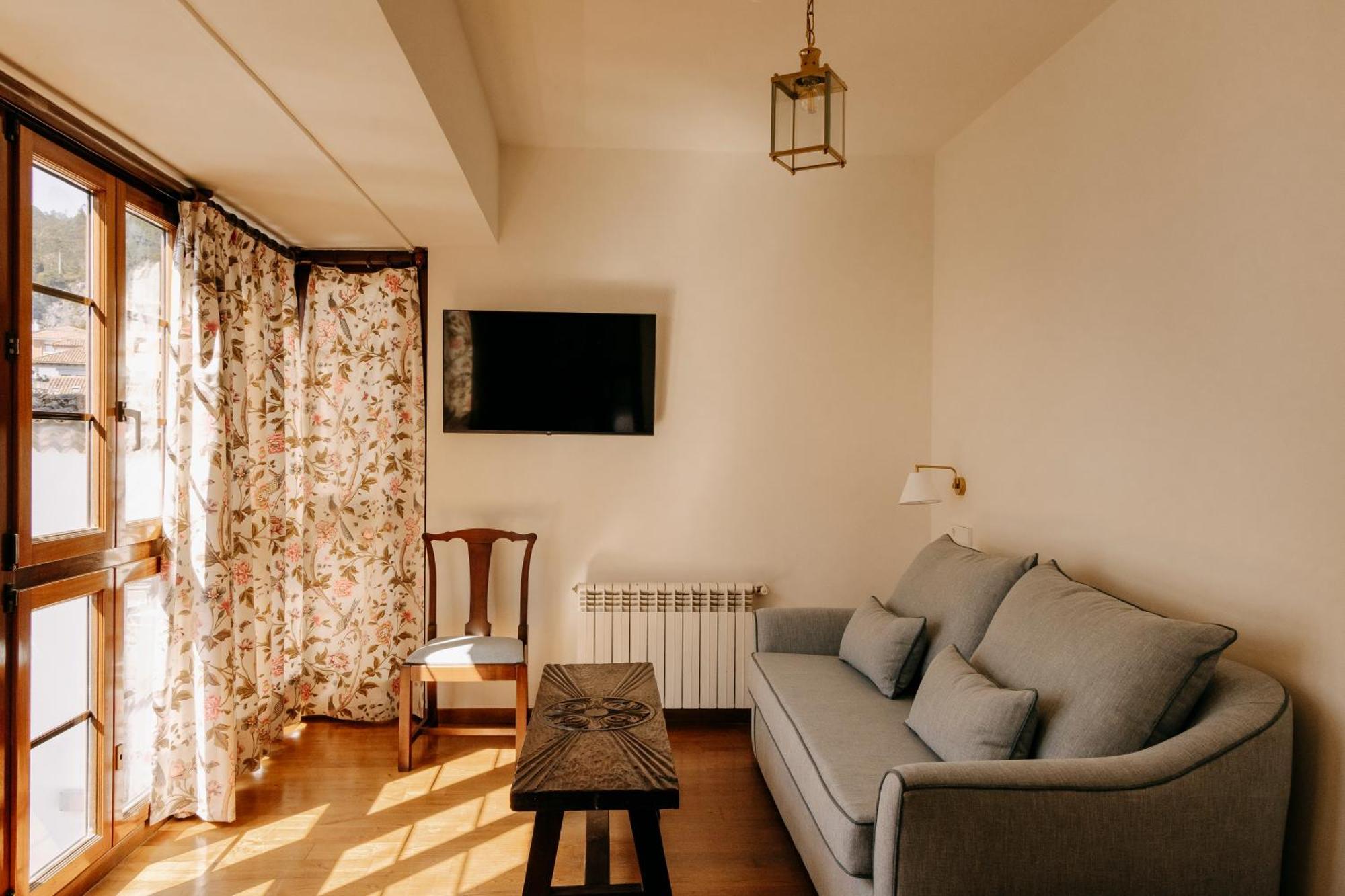 Hotel Pax Casona Del Busto プラビア エクステリア 写真
